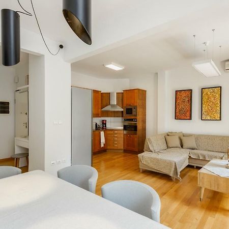 Brand-New Modern Flat In Heart Of City Солун Екстериор снимка