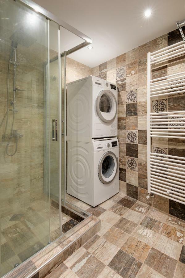 Brand-New Modern Flat In Heart Of City Солун Екстериор снимка