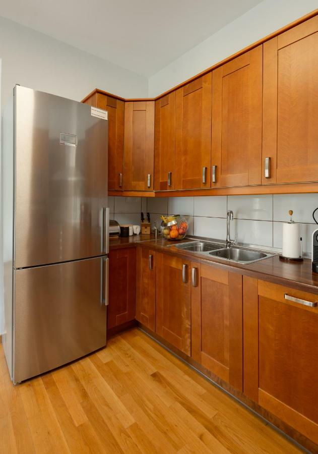 Brand-New Modern Flat In Heart Of City Солун Екстериор снимка