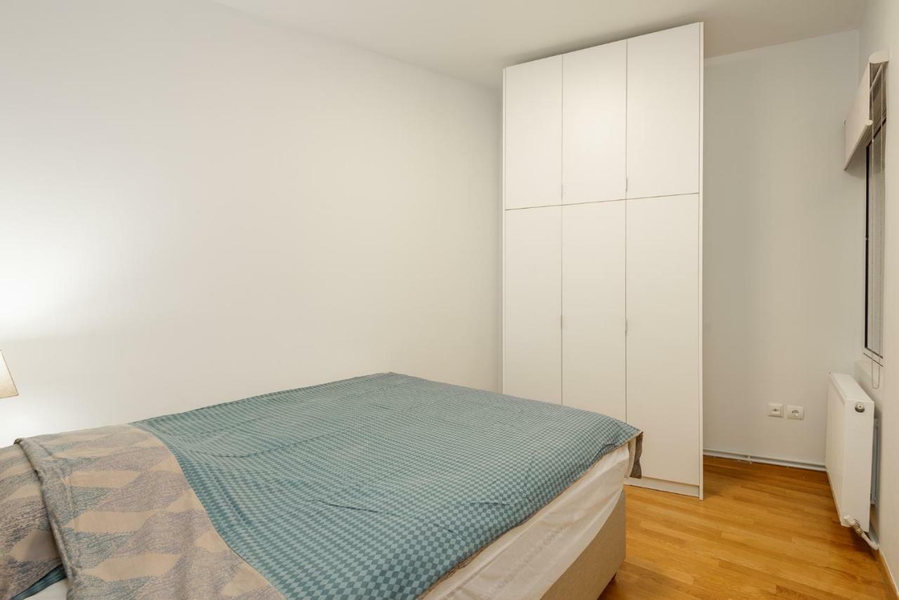 Brand-New Modern Flat In Heart Of City Солун Екстериор снимка